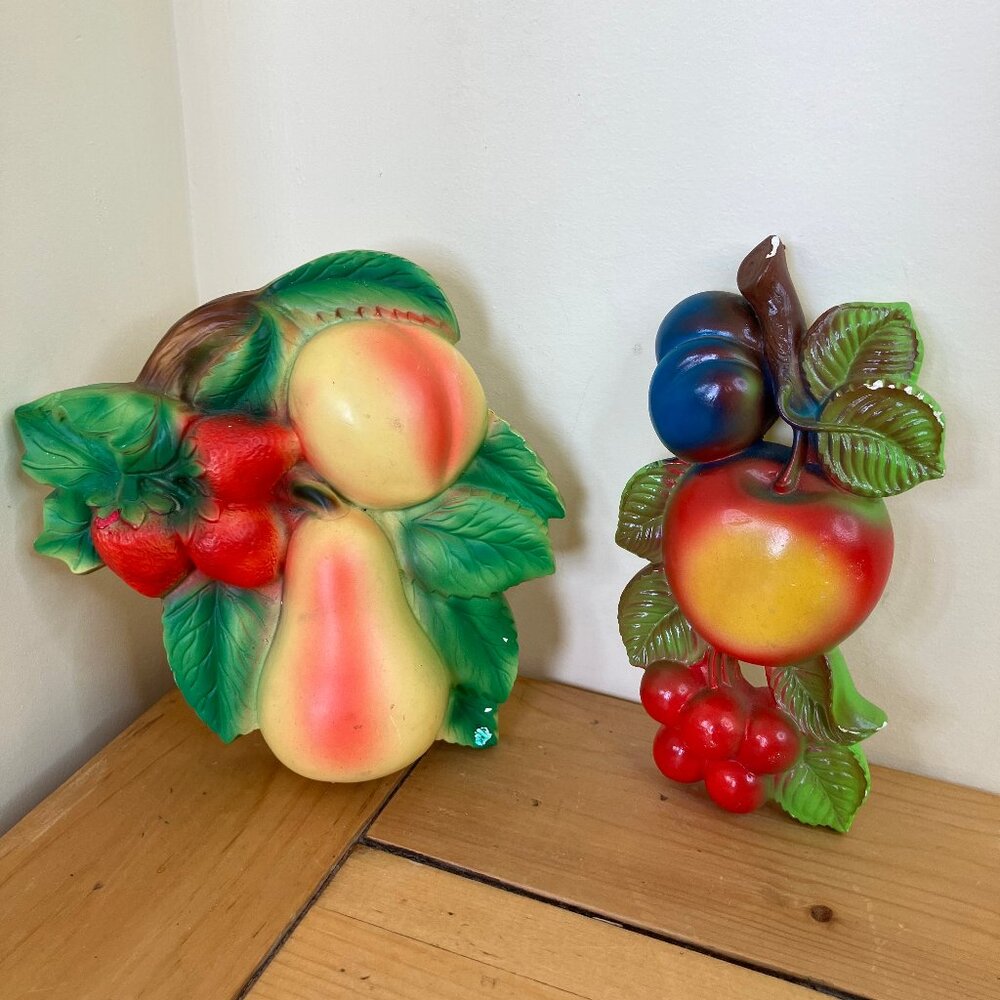 Chalkware Fruit Wall Hangings Vintage Miller & Favorware 1974 Peach Pear Cherry